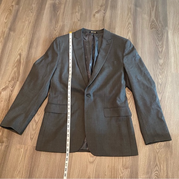 Banana Republic Gray Tailored Fit Wool Sport Coat Blazer Mens size 42R - Picture 2 of 5